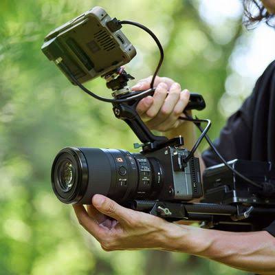 Professional cinema rig for wedding videography